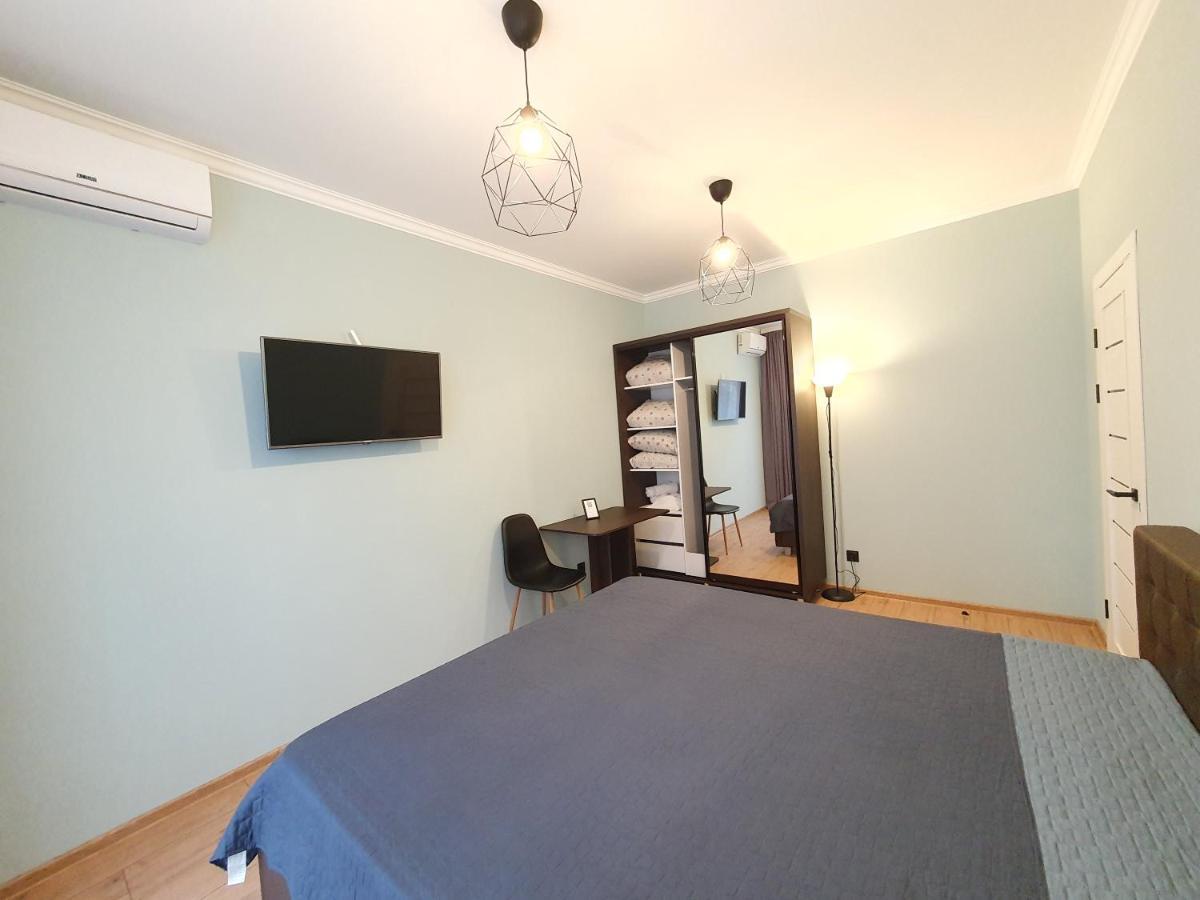 All New And Cozy Apartment In The Silence Center 키시나우 외부 사진