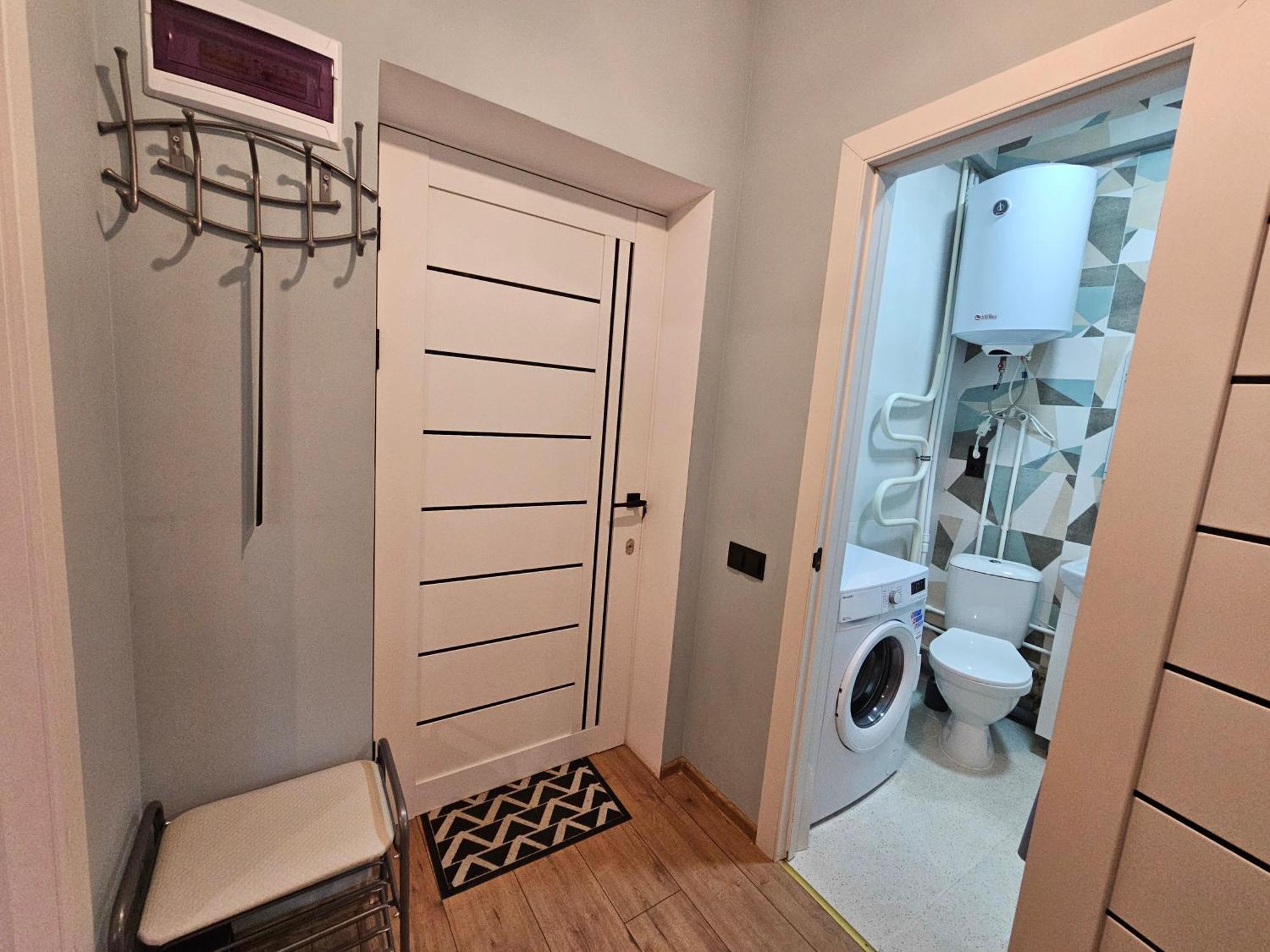 All New And Cozy Apartment In The Silence Center 키시나우 외부 사진
